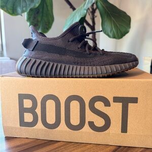 Yeezy Boost Sneakers in Cinder